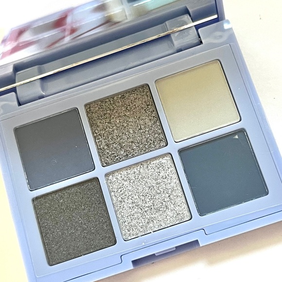 🏷️ Essence “ice ice baby!” eye shadow palette gray silver metallic matte blue - Picture 10 of 12